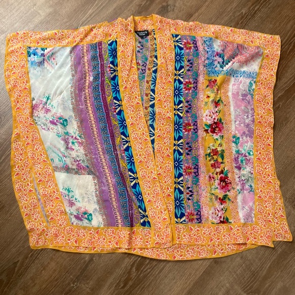 Vibrant Multicolored Pattern Feathers by Tolani Raelyn Kimono Poncho Top EUC - Picture 4 of 9